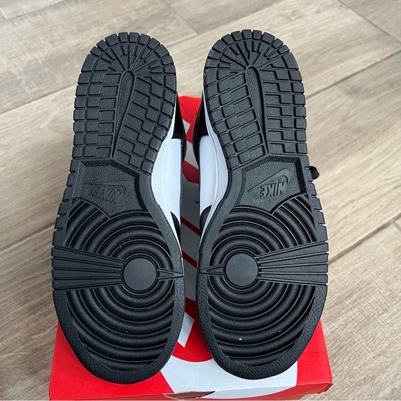 Nike Dunk High Retro - Picture 8 of 8